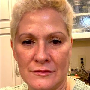 Meet your Posher, Maria Elena